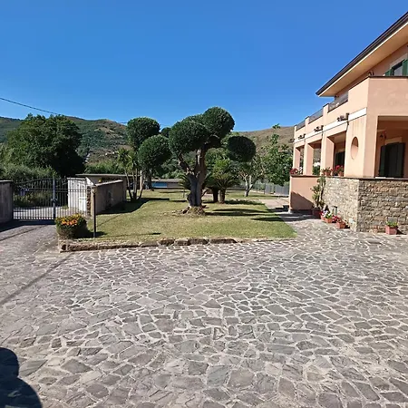 Il Maestrale ベッド・アンド・ブレックファスト カステッラバーテ