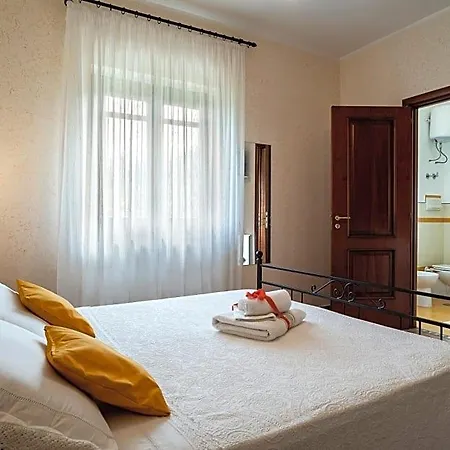 Il Maestrale فندق مبيت وإفطار كاستيلاباتي